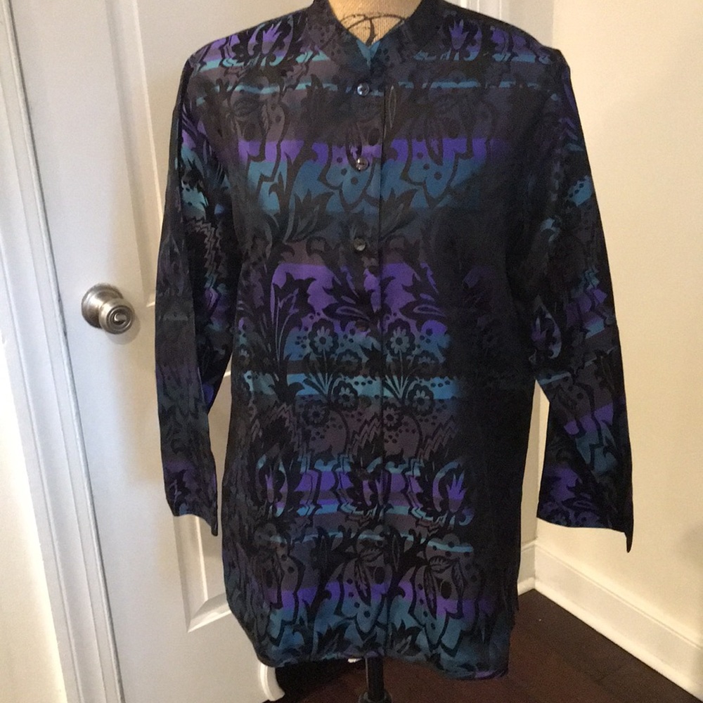 Chico’s shirt/jacket, silk! Hand washable